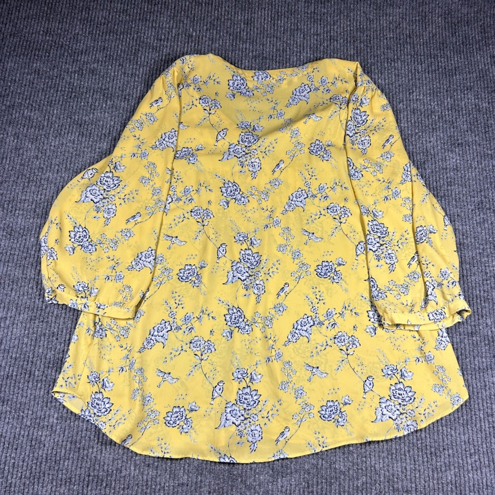 Rose + Olive Blouse Womens 2X Yellow Floral Bird Print Pleated V-Neck Top - Picture 2 of 5